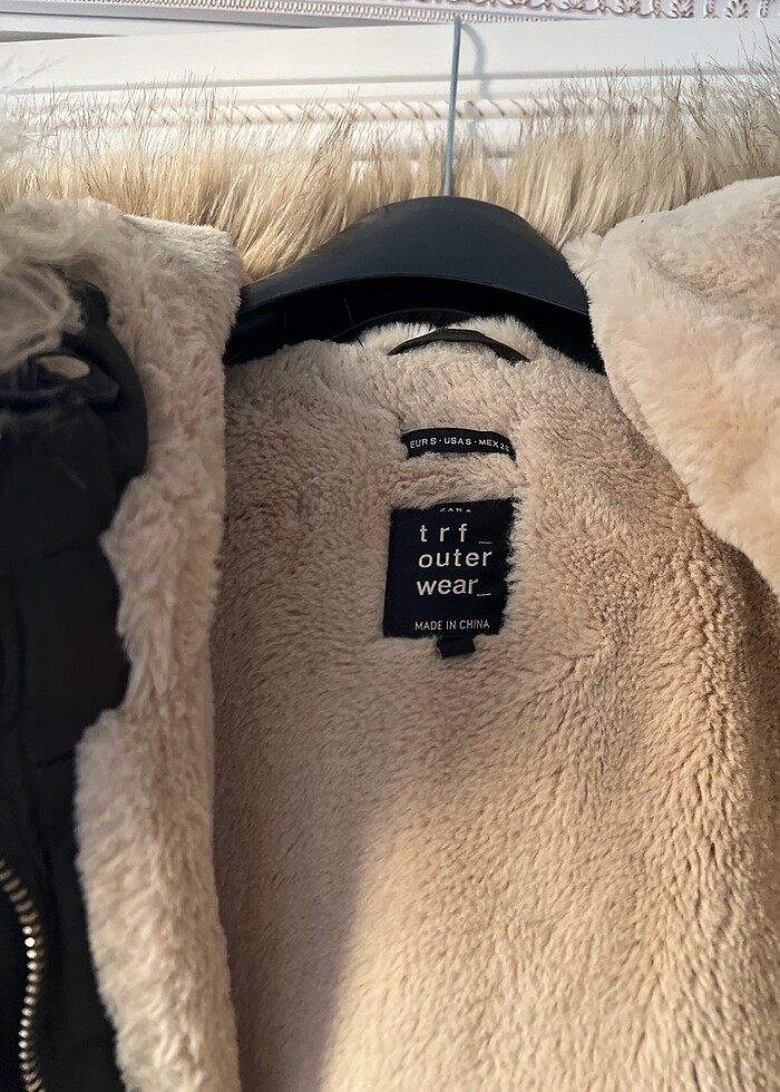 Zara marka içi kürklü haki parka mont - Görsel 4