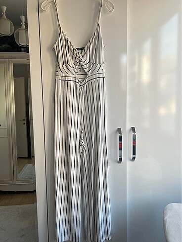 Bershka beyaz çizgili tulum