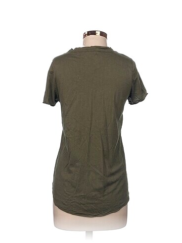 m Beden LC Waikiki T-shirt %70 İndirimli.