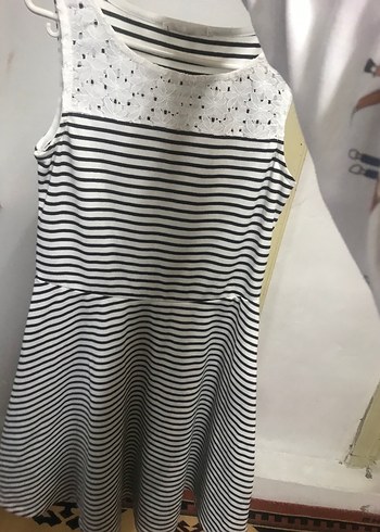 Dantel Detaylı Çizgili Midi Elbise - Görsel 2