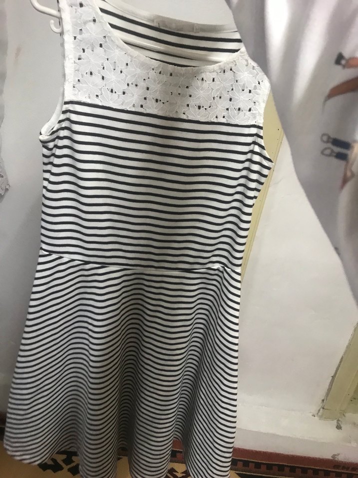 Dantel Detaylı Çizgili Midi Elbise - Görsel 2