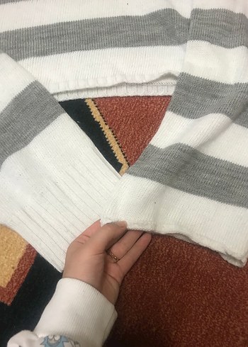 Gri Çizgili Kadın Triko Kazak - Görsel 2