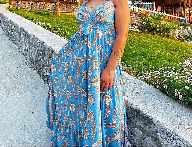 Romantik elbise