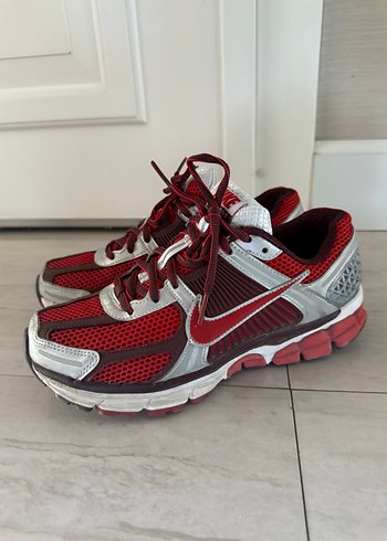 Nike Vomero 5 Red 38.5