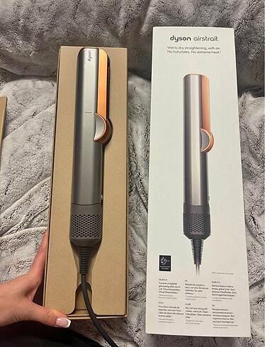 Dyson airstrait