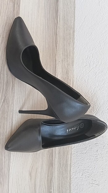 Siyah stiletto 