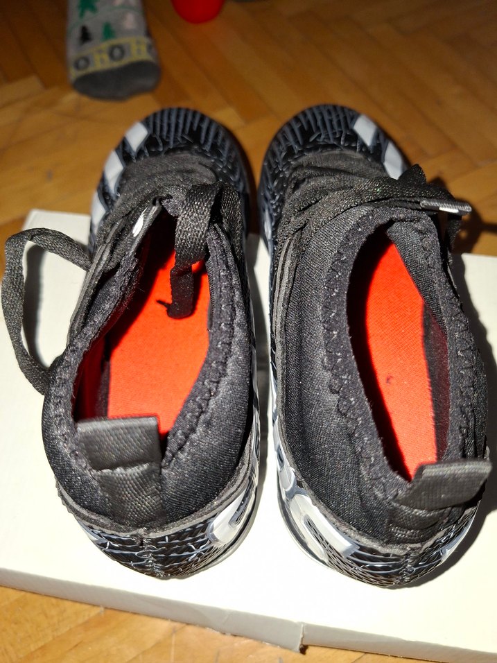 Letoon halı saha ayakkabısı 36 numara yeni - Görsel 2