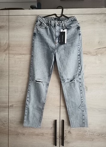 Trendyol Yırtık Detaylı Yüksek Bel Mom Jeans