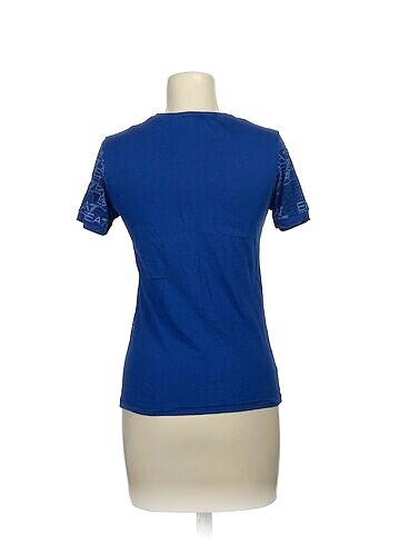 s Beden Armani T-shirt %70 İndirimli.