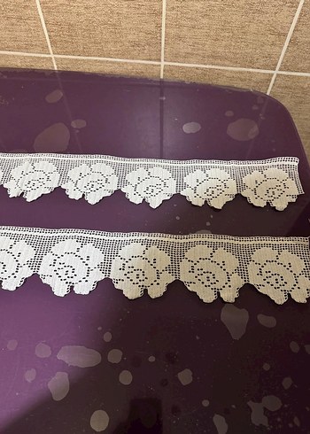 Beden Beyaz Nakışlı El Yapımı Dantel Kenarları