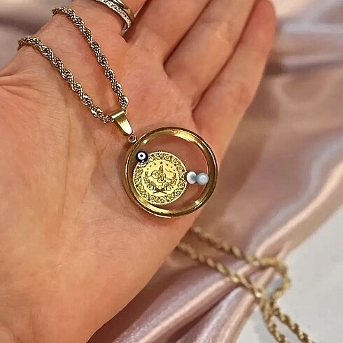 Çelik Gold Burgu Cam Çerçeveli Çeyrekli Kolye