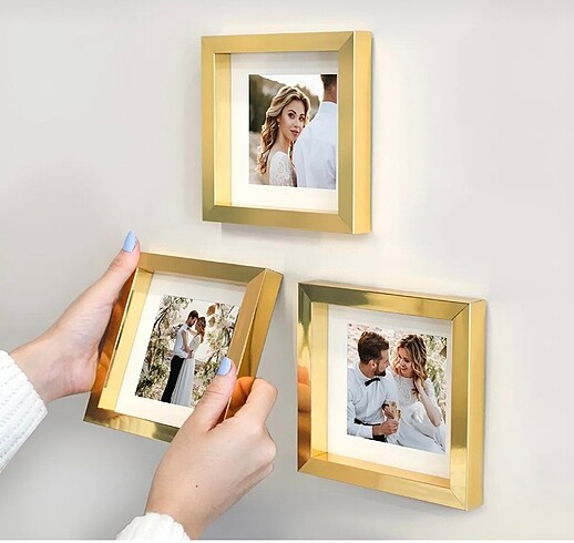 Yapışkanlı Sök-tak Gold Kare Fotoğraf Çerçevesi