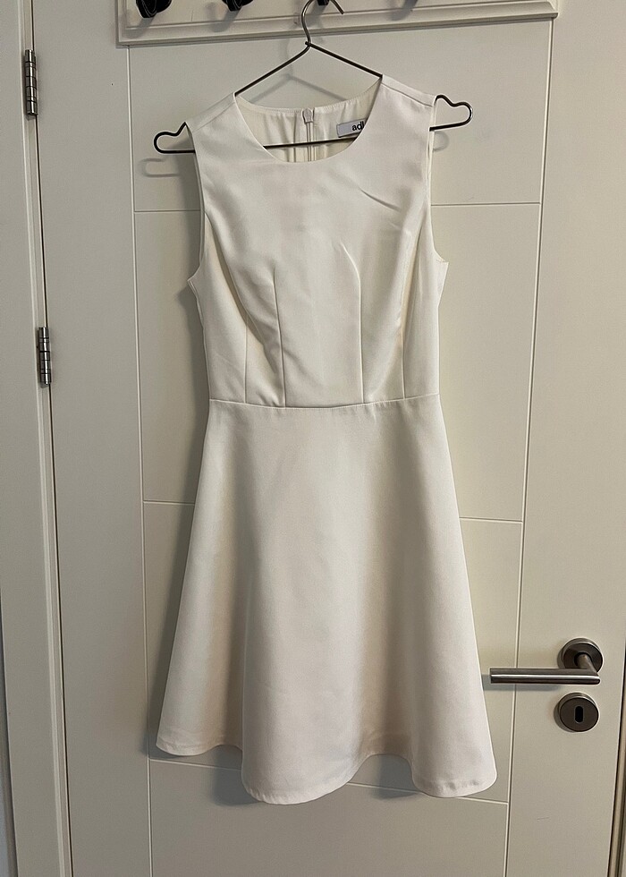 Beyaz kısa elbise - Görsel 2