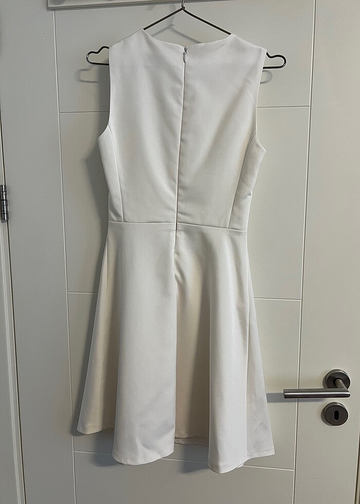 Beyaz kısa elbise - Görsel 3
