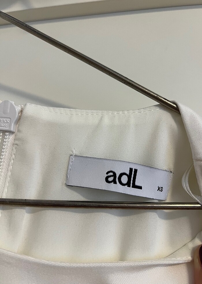 Beyaz kısa elbise - Görsel 4