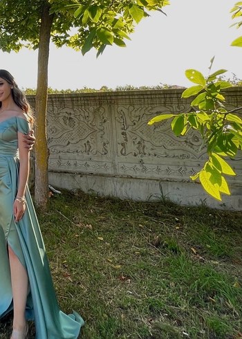 Parlak Yeşil Drapeli Uzun Abiye Elbise - Görsel 2