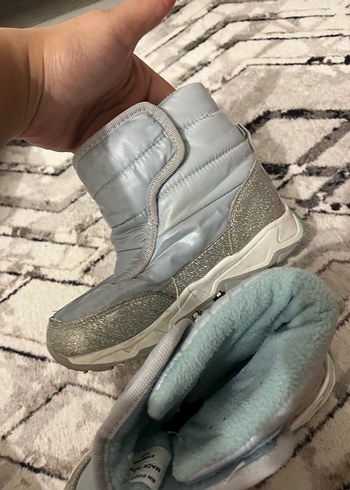 Kız Çocuk Cırt Cırtlı Bot - Görsel 4