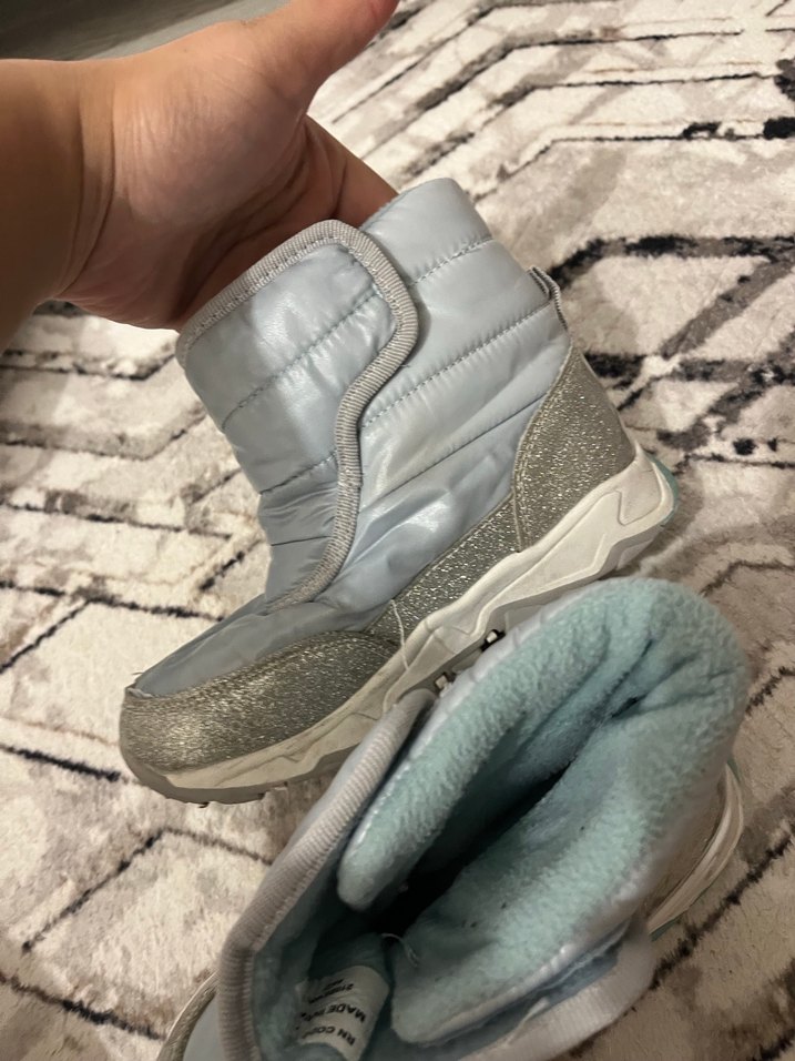 Kız Çocuk Cırt Cırtlı Bot - Görsel 4