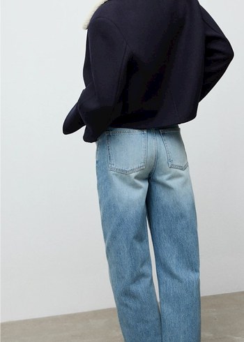 Beyaz Kürklü Kısa Kadın Ceketi - Görsel 4