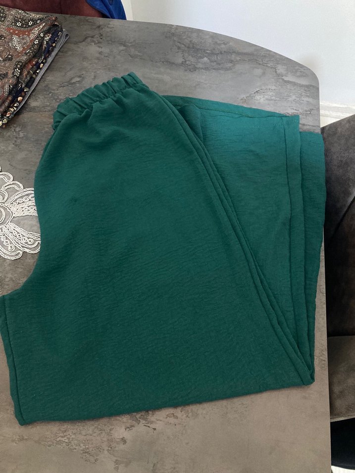 Düğmeli Uzun Kollu Yeşil Kadın Tunik - Görsel 3