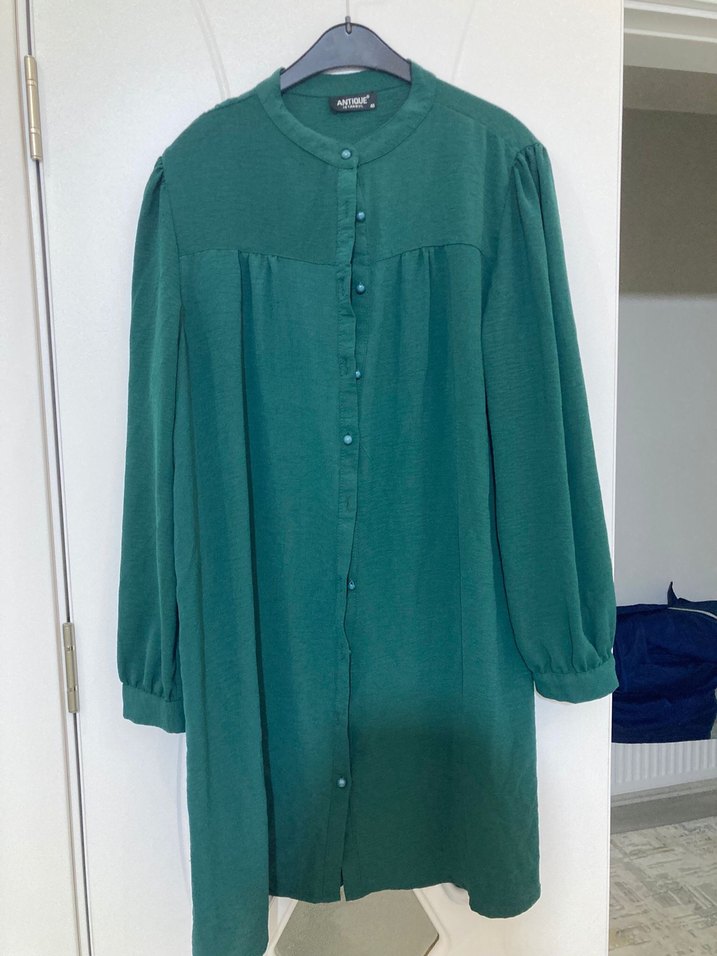 Düğmeli Uzun Kollu Yeşil Kadın Tunik - Görsel 2