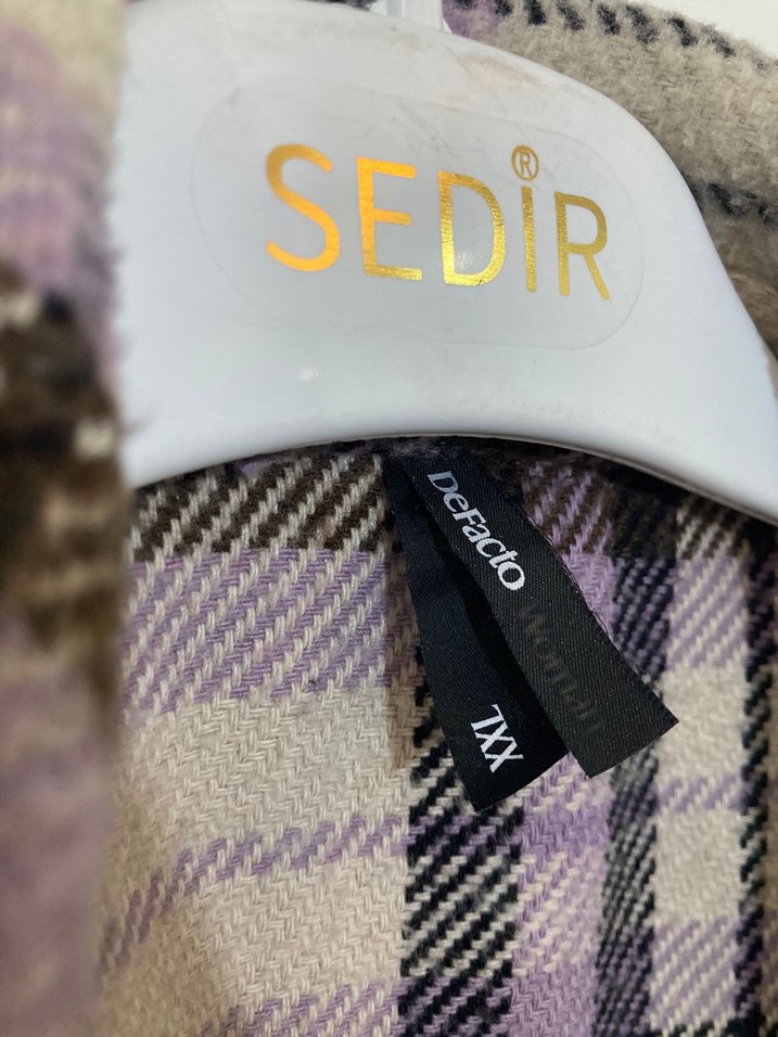 Düğmeli Ekose Desenli Bej Kadın Gömlek - Görsel 2