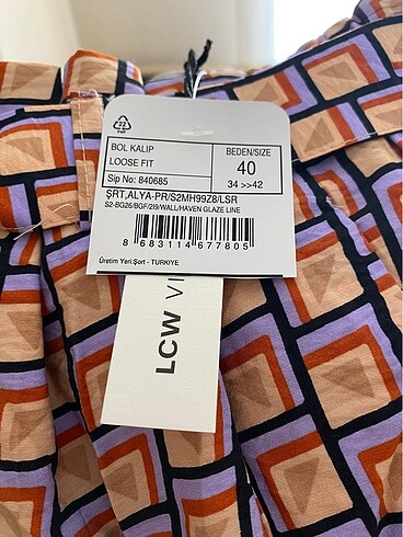 Etiketi üstünde lcw şort - Görsel 3