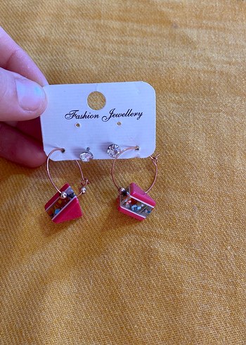 Boncuk Detaylı Pembe Mini Halka Küpe