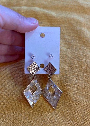 Diğer Gold Renkli Mini Pullu Kadın Küpe
