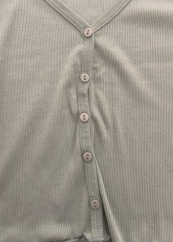 Bej V Yakalı Düğmeli Kısa Kollu Kadın Gömlek - Görsel 4