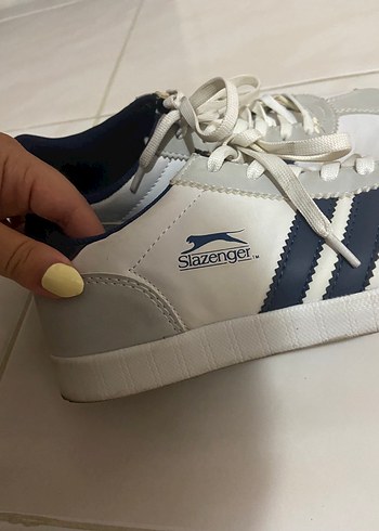 Gri Çizgili Beyaz Kadın Spor Ayakkabı - Görsel 3