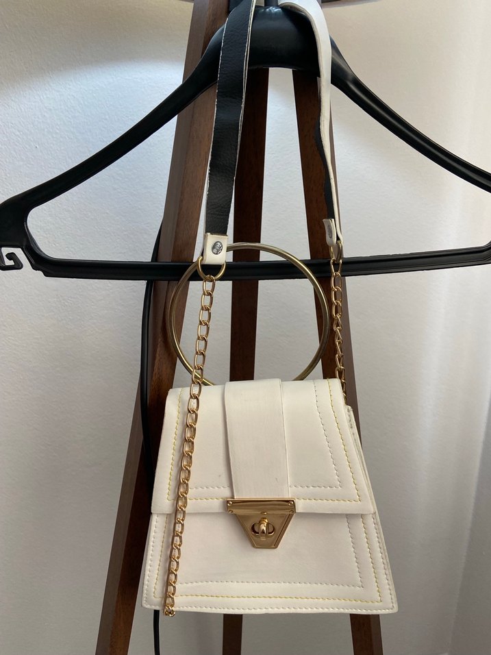 Beyaz Zincir Detaylı Deri Kadın Çanta - Görsel 2
