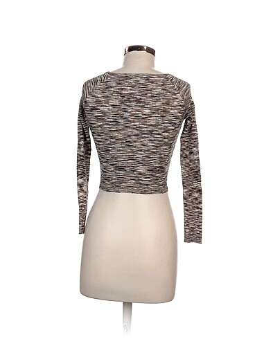 xs Beden Bershka Bluz %70 İndirimli.