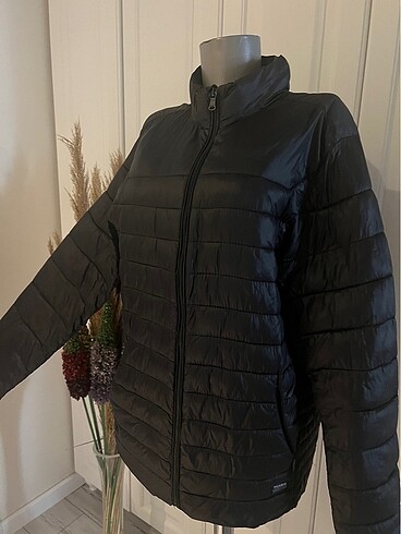 şişme mont pull and bear
