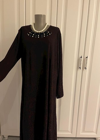 Boncuk Detaylı Siyah Uzun Kollu Uzun Elbise - Görsel 2