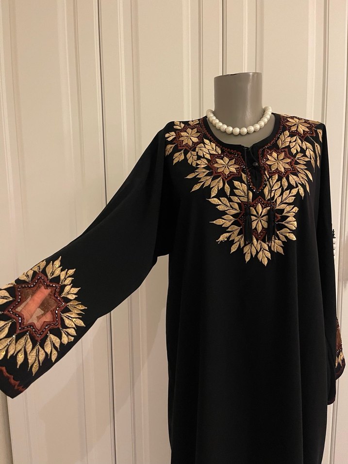 Boncuk İşlemeli Siyah Uzun Kadın Elbise - Görsel 2