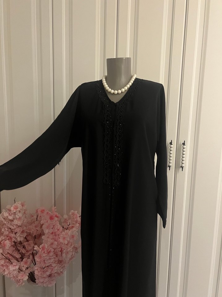 Boncuk İşlemeli Siyah Ferace - Görsel 4