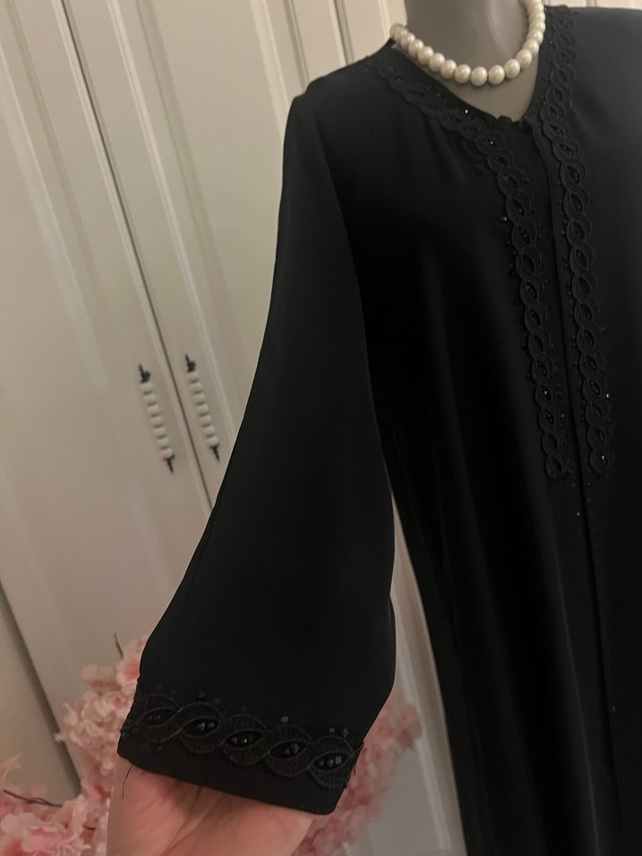 Boncuk İşlemeli Siyah Ferace - Görsel 5