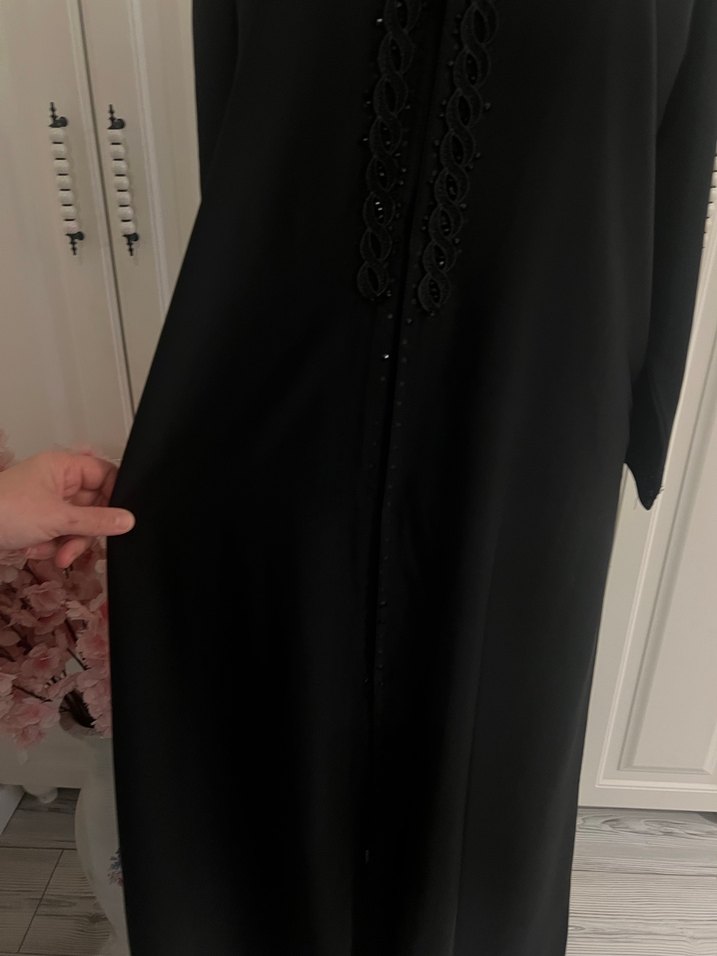 Boncuk İşlemeli Siyah Ferace - Görsel 3