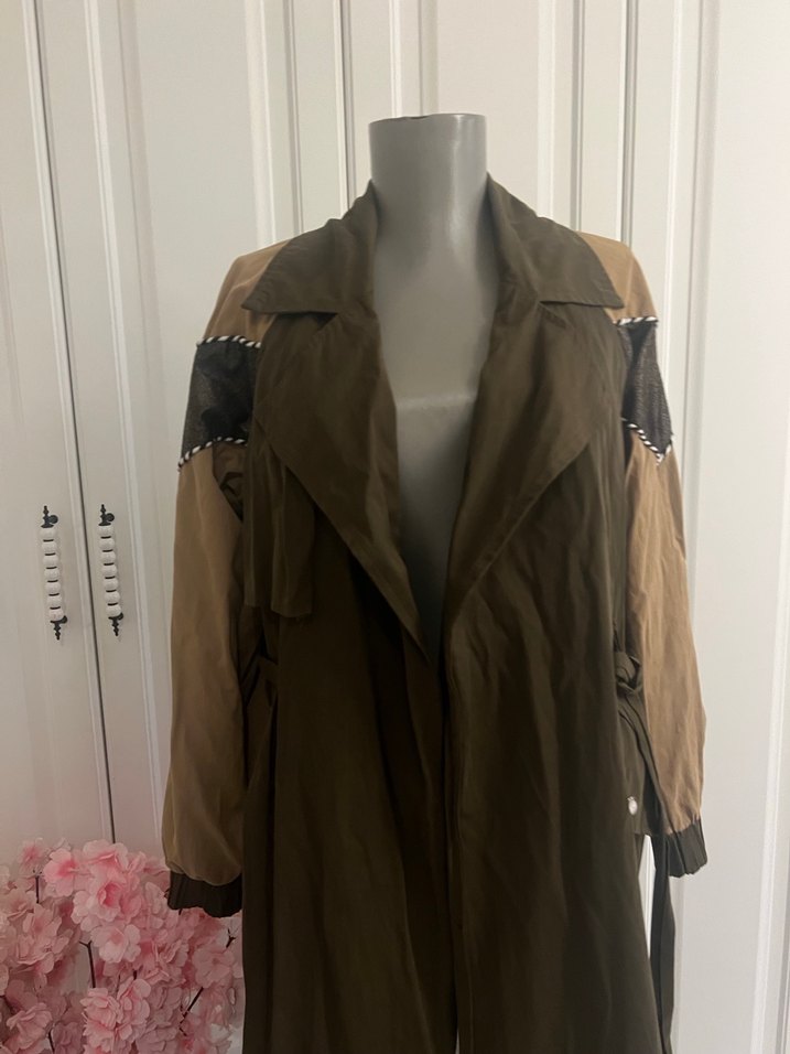 Kahverengi Kamuflaj Desenli Deri Trençkot - Görsel 5