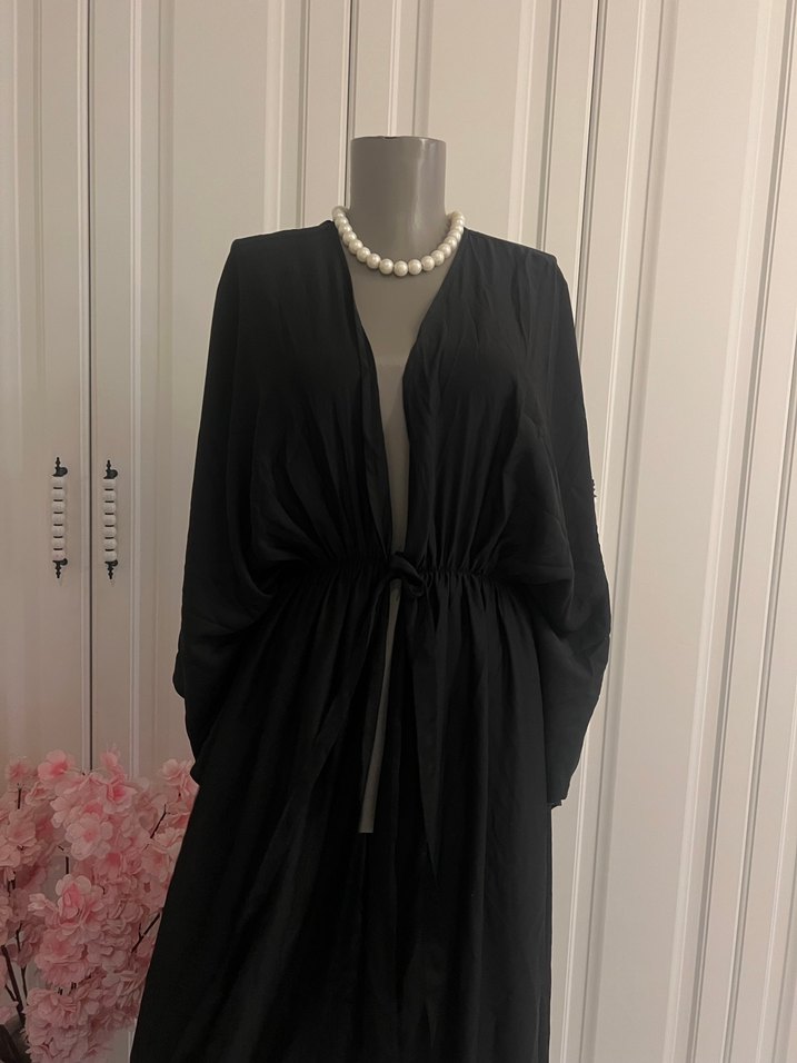 Siyah V Yaka Uzun Drapeli Kadın hırka - Görsel 3