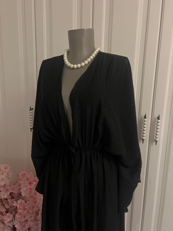 Siyah V Yaka Uzun Drapeli Kadın hırka - Görsel 4