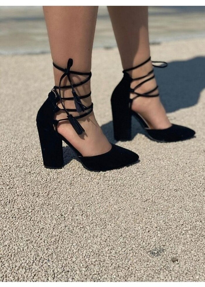 İpli siyah süet topuklu ayakkabı - Görsel 4