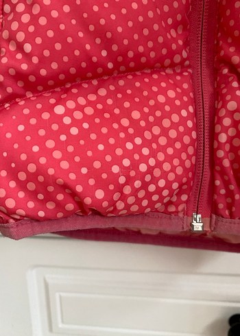 Kız Çocuk Kapüşonlu Kırmızı Fermuarlı Mont - Görsel 4