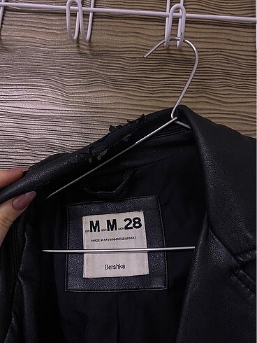 28 Beden siyah Renk bershka deri ceket