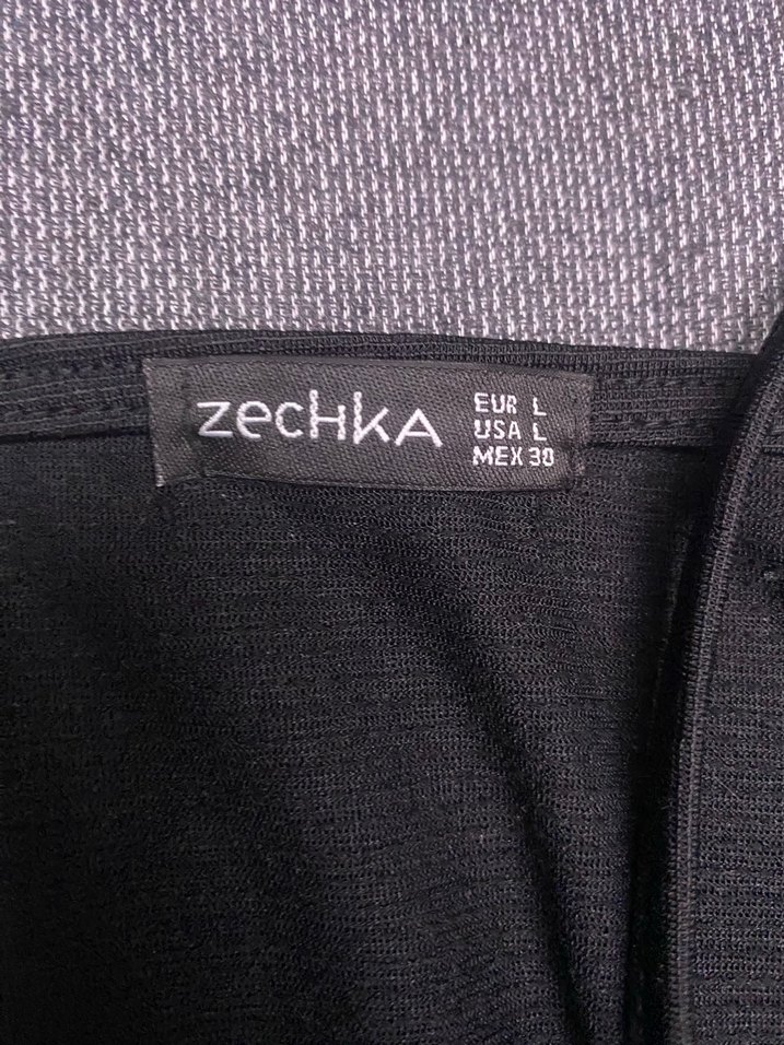 Siyah V Yaka Düğmeli Bluz - Görsel 2