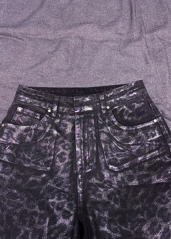 siyah leopar Desenli Deri Kadın Pantolon - Görsel 2