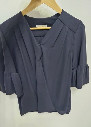 V Yaka Siyahi Pilili Kadın Bluz - Görsel 2