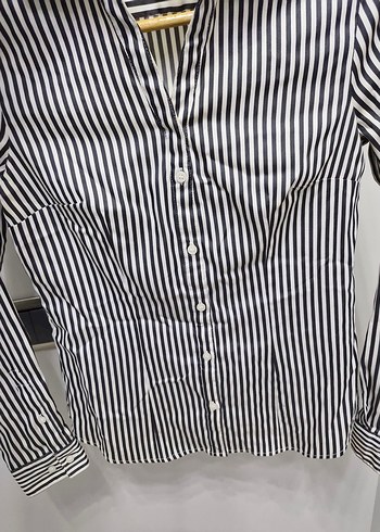 Düğmeli Siyah Beyaz Çizgili Kadın Gömlek - Görsel 2