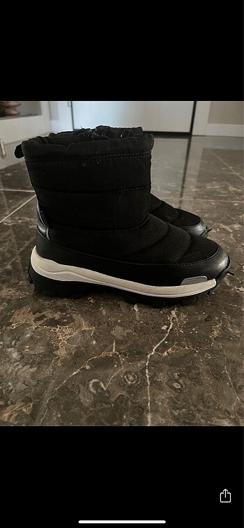 Zara çocuk spor bot